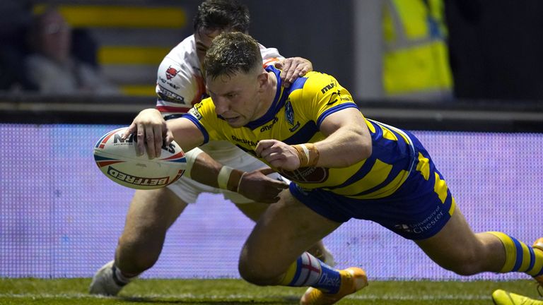 Warrington's George Williams scores their second try