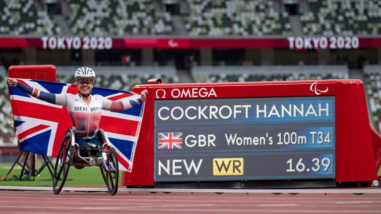 Hannah Cockroftは東京オリンピック100mから16秒39の新しい世界記録の隣にあります。