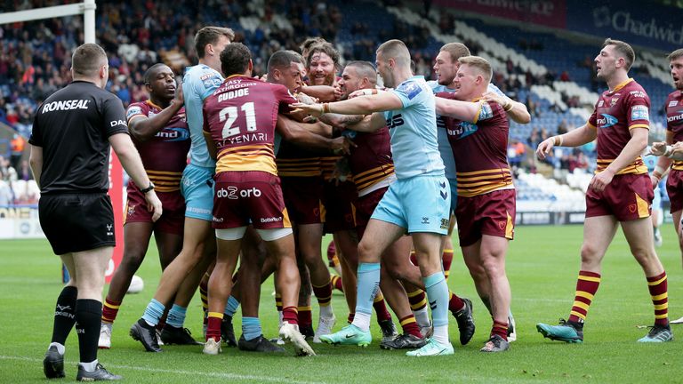 Tempers boil over between Huddersfield and Wakefield