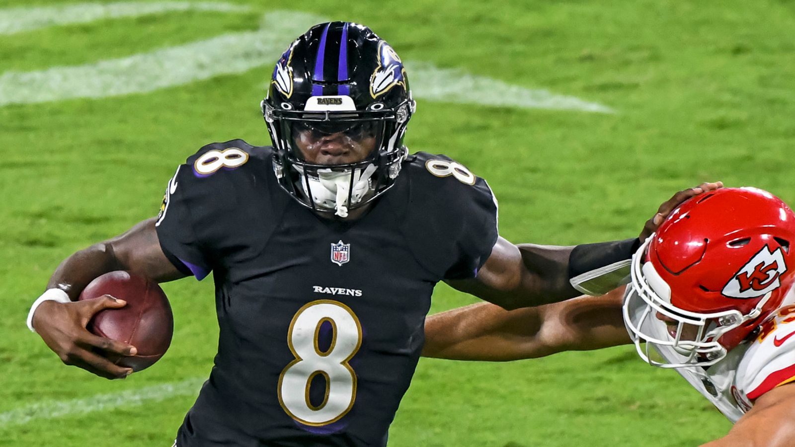 2021 Football Legends Lamar Jackson Baltimore Ravens - RECALLED due to  manufacturing error