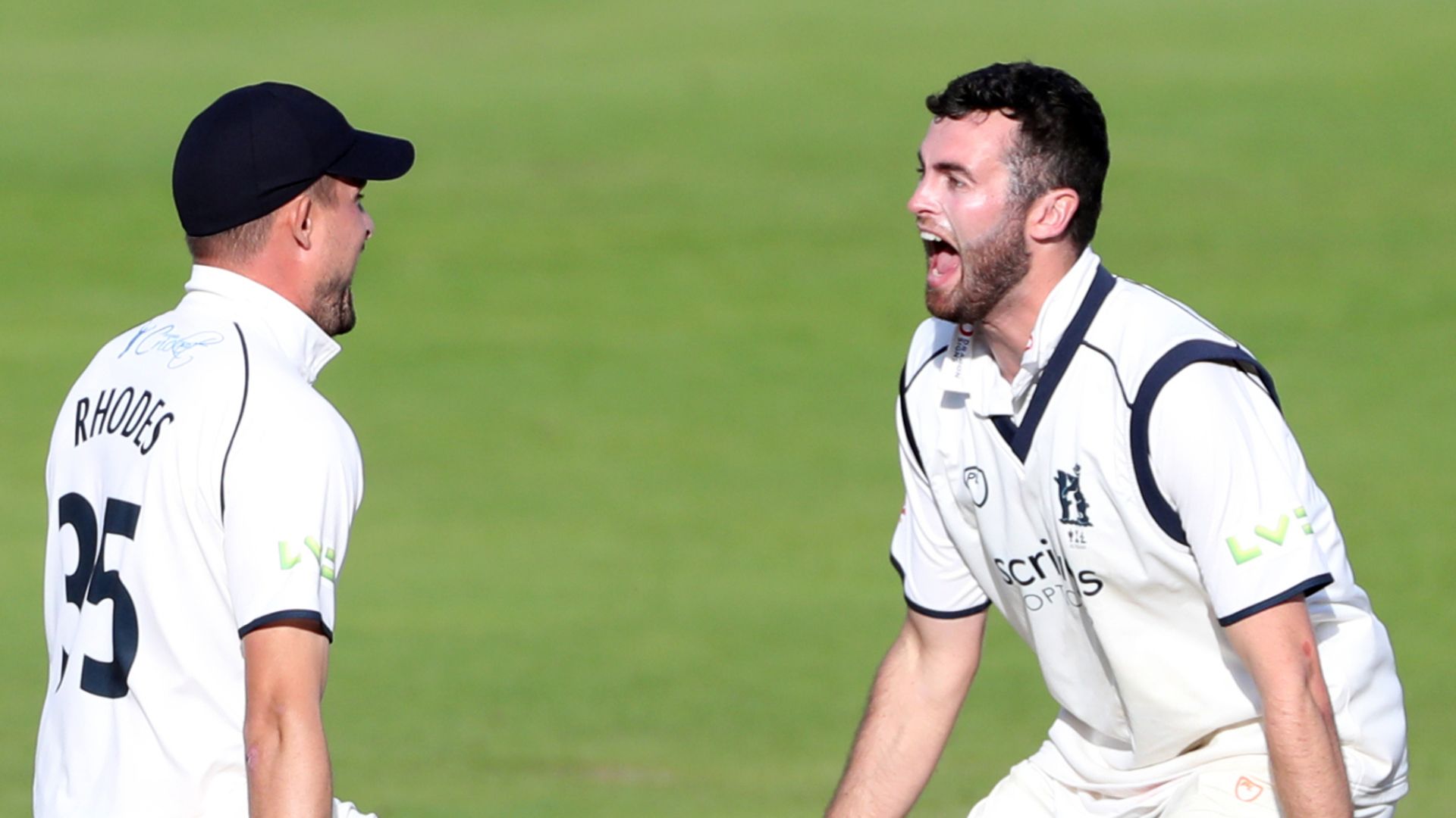 Warwickshire win County Championship