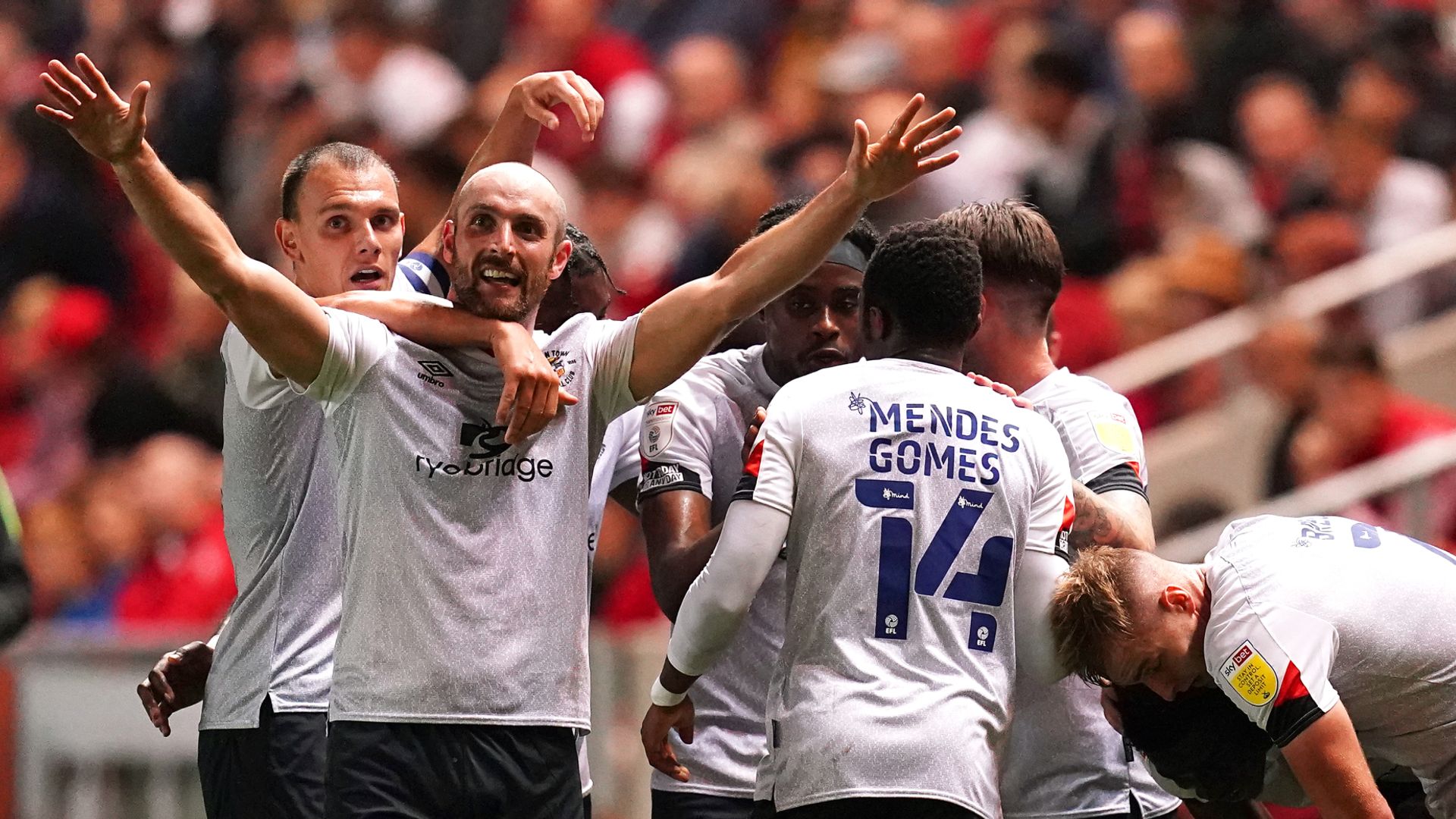 Bristol City's home hoodoo goes on as Luton strike late