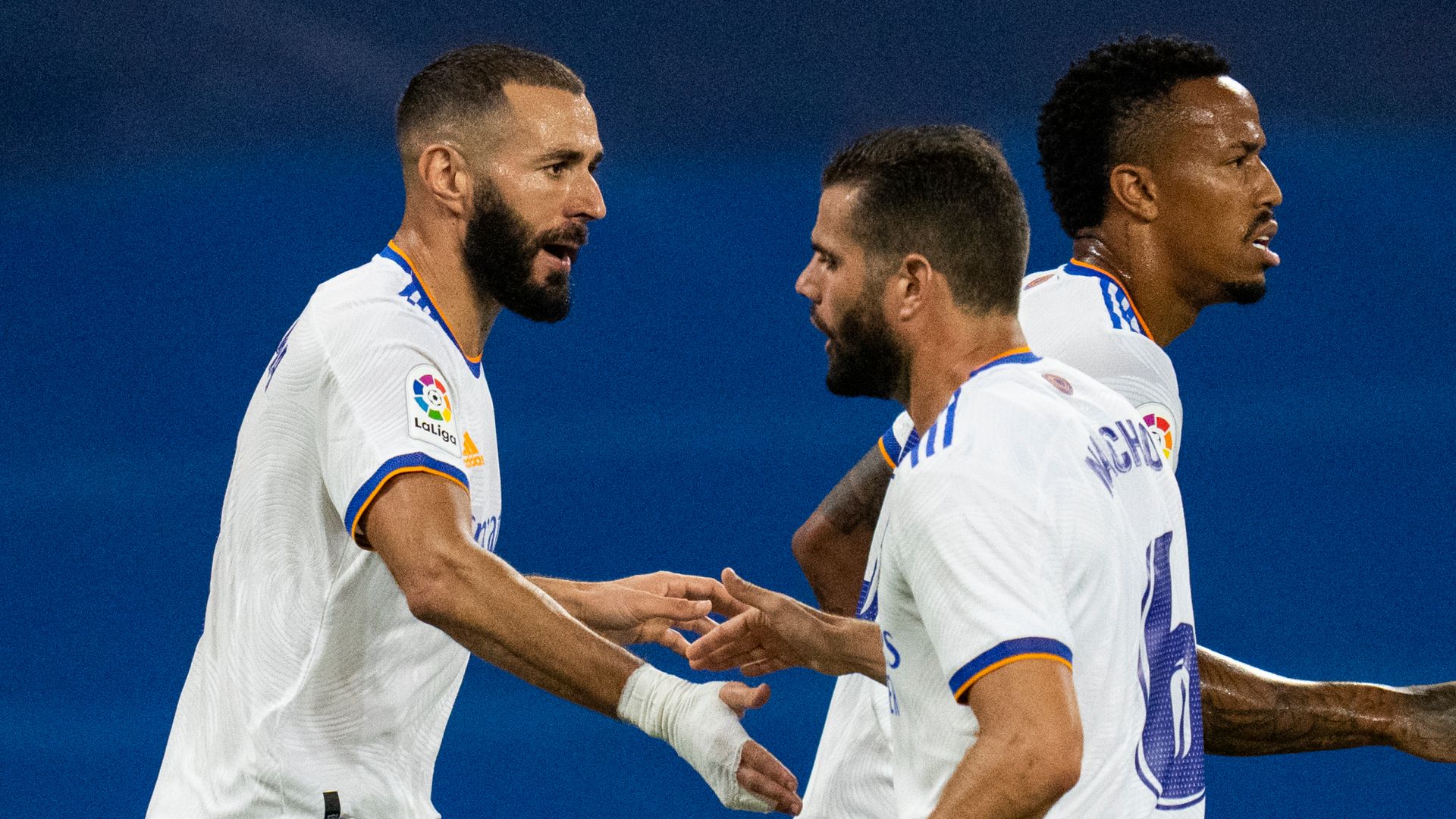 Euro round-up: Real win on Bernabeu return; Jose's Roma go top