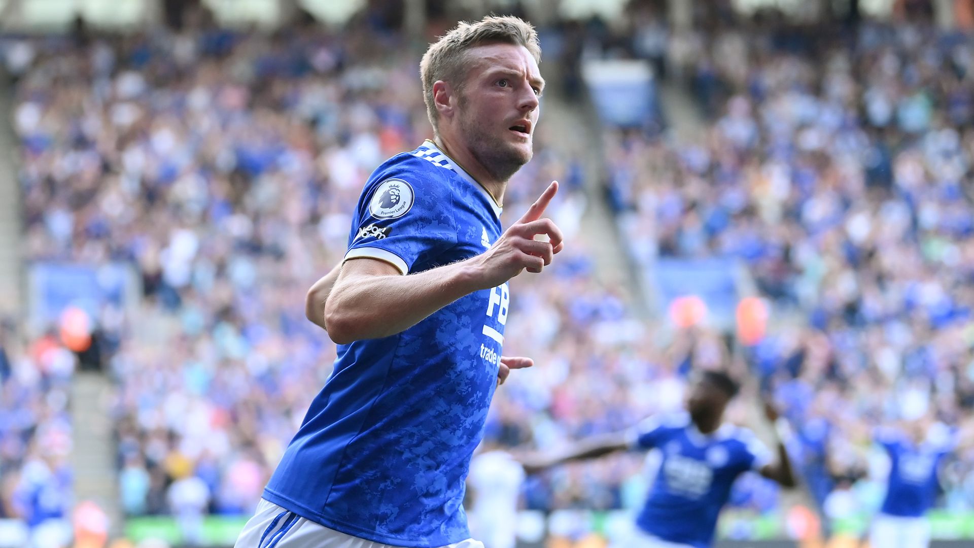 Vardy double denies Burnley win