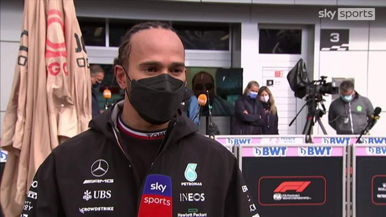 Lewis Hamilton says he's disappointed in himself after hitting the wall twice during qualifying for the Russian Grand Prix.