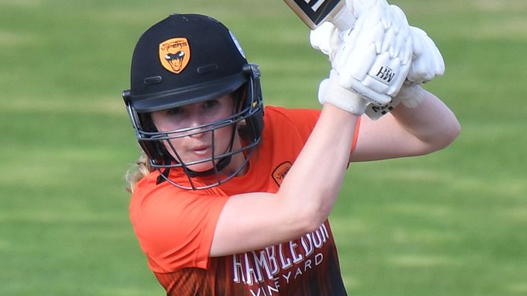 Emily Windsor hit an unbeaten 47 as Southern Vipers beat Northern Diamonds by three wickets in Northampton