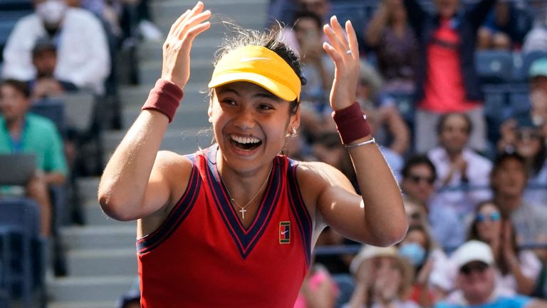 La británica Emma Raducanu se convirtió en la primera clasificatoria en la historia del US Open en llegar a los últimos cuatro con otra exhibición destacada contra la actual campeona olímpica Belinda Bencic.