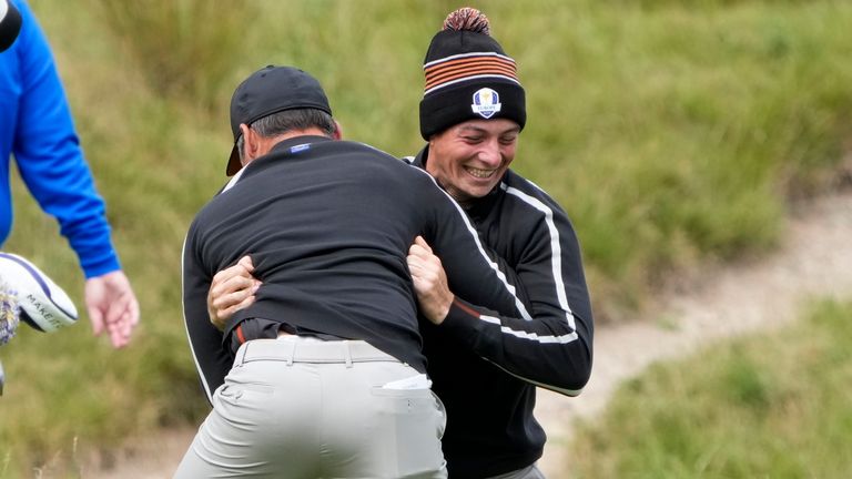 Viktor Hovland gets to grips with Paul Casey during practice