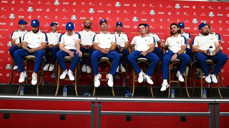 Team Europe lors de leur conférence de presse après la défaite