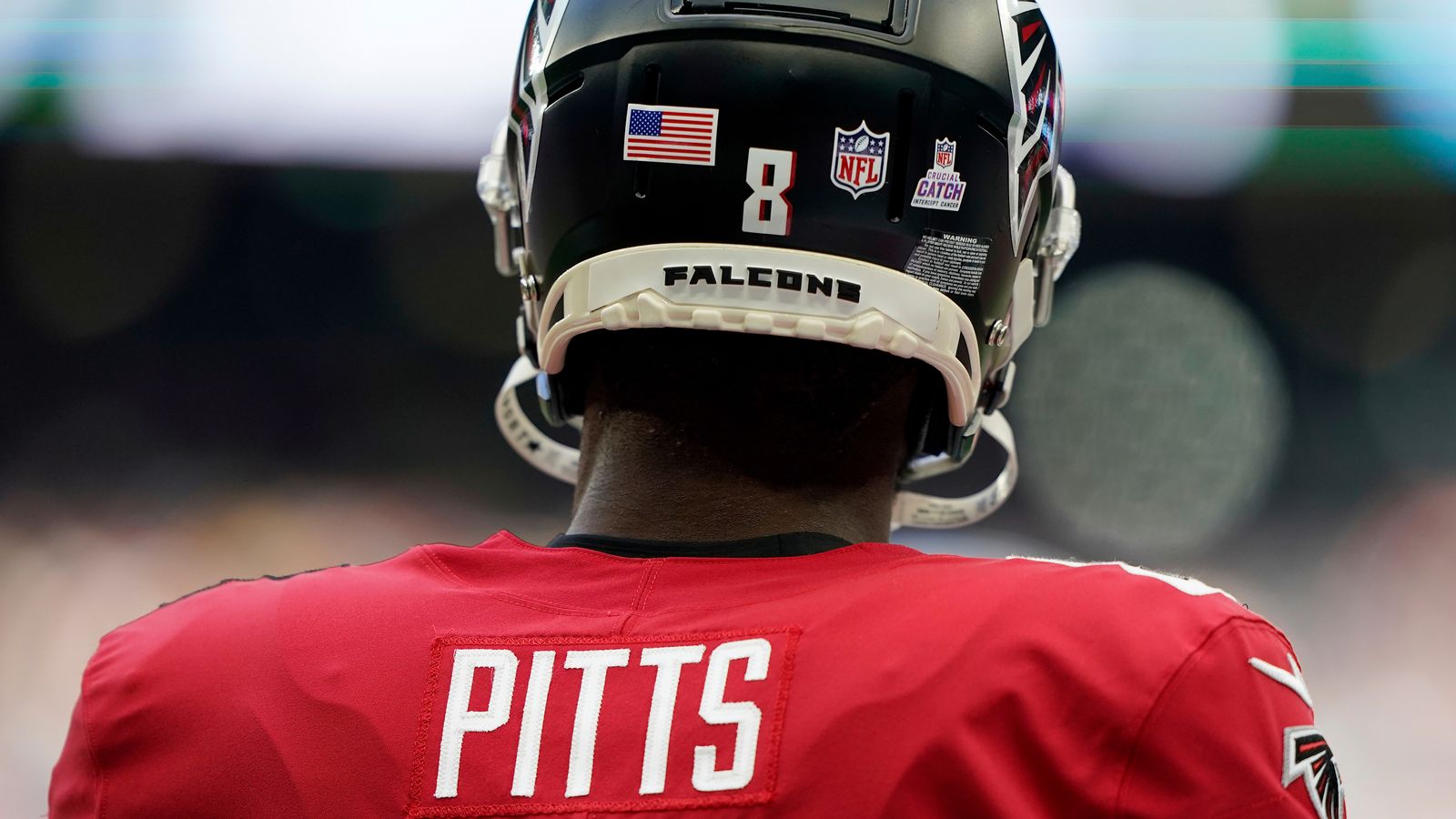 Falcons News: Kyle Pitts loses overalls bet to Cordarrelle Patterson