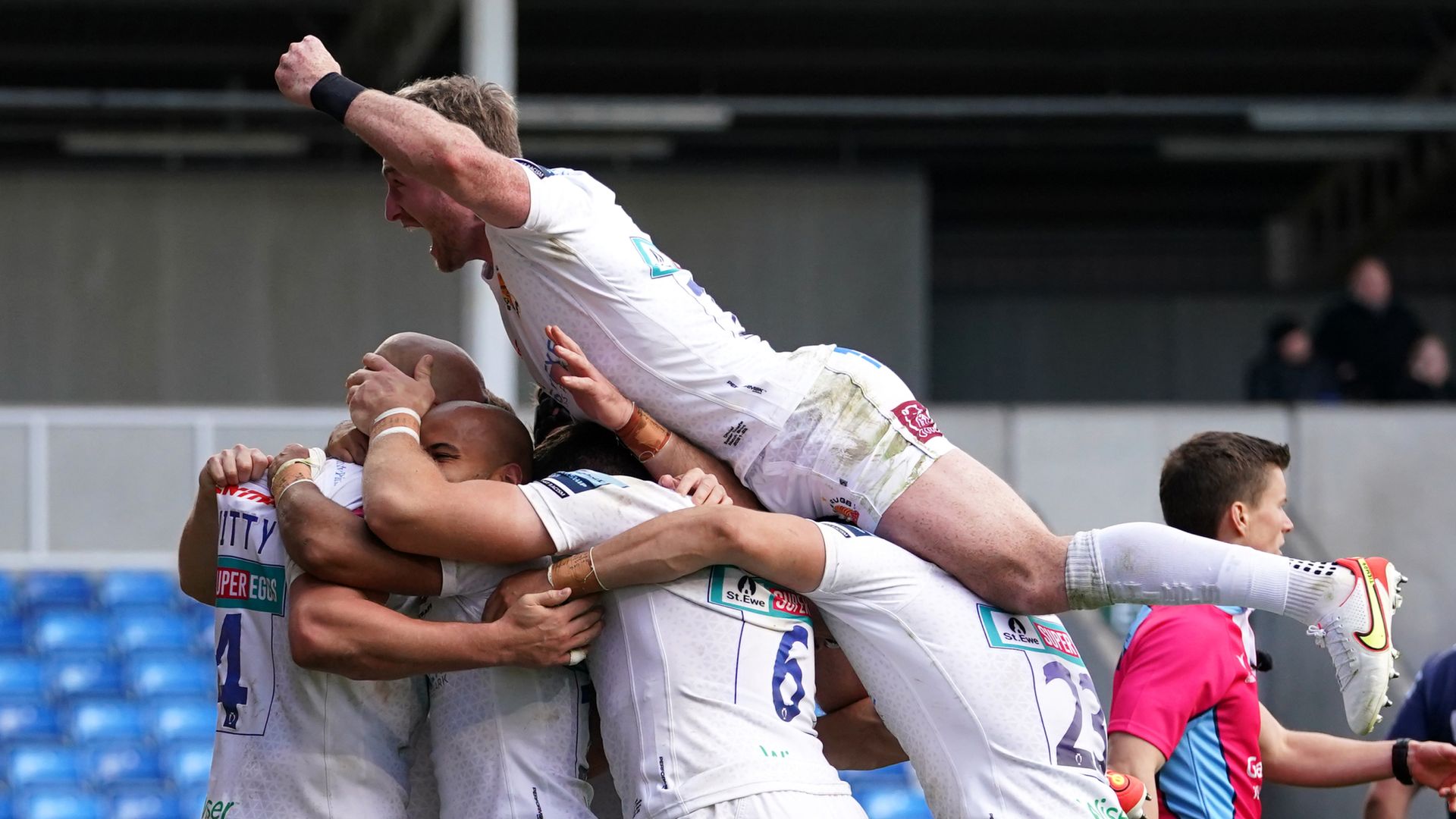 Exeter off the mark with win at Sale Sharks