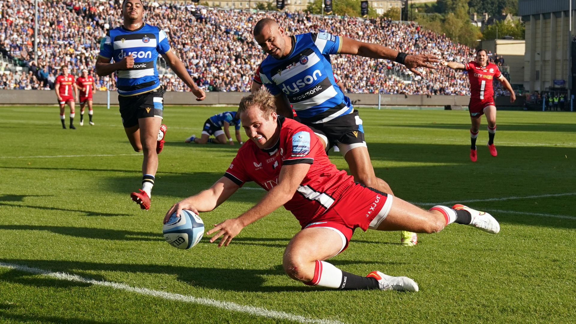 Sunday's Premiership: Sarries rout Bath; Exiles and Gloucester draw