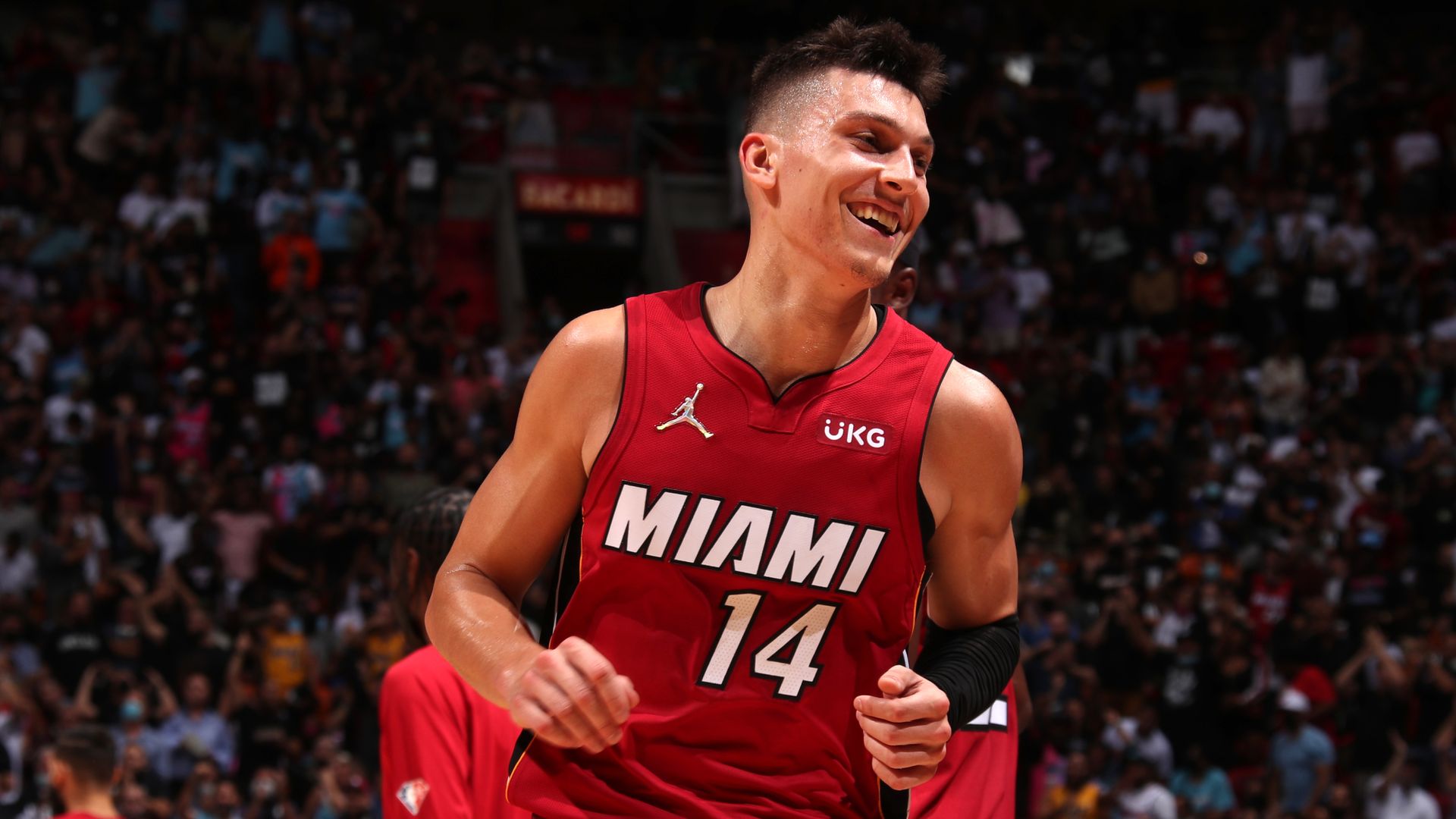 Herro, Heat hand Bucks 42-point loss