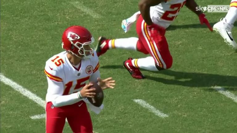 Patrick Mahomes made an unusual armpit touchdown pass for the Kansas City Chiefs in week four against the Philadelphia Eagles.