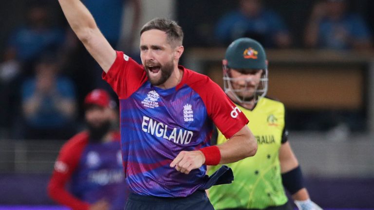 Chris Woakes earned a 2-7 out of three powerplay overs as well as an exciting one-handed pickup in the middle of the game