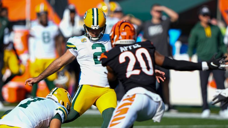 The Green Bay Packers and the Cincinnati Bengals missed five straight field goals in a crazy finish that went deep into overtime