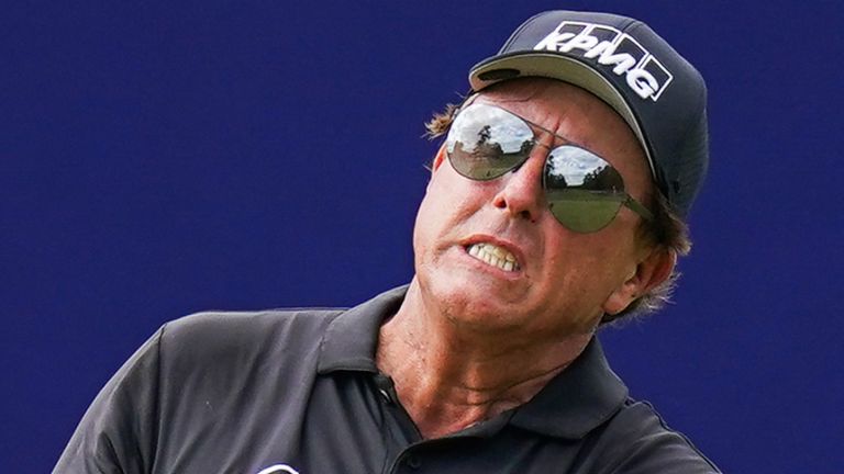 Phil Mickelson shot a six-under 66 at Timuquana Country Club