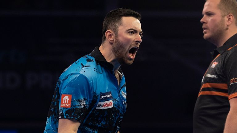 Luke Humphries a éliminé le finaliste de l'année dernière alors qu'il poursuit son premier titre PDC (Image: Lawrence Lustig/PDC)