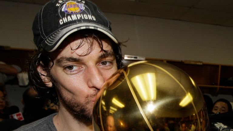 Pau Gasol celebrates winning the NBA Finals with the Lakers in 2009