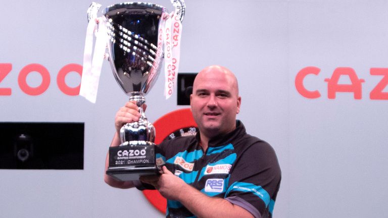 Cross a décroché sa deuxième couronne de championnat d'Europe avec une victoire sur Van Gerwen le mois dernier