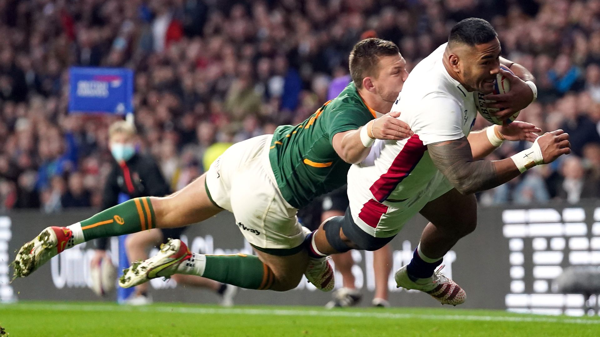 England shade Springboks in thriller