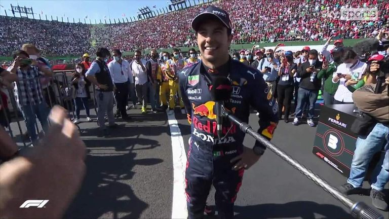 Réactions sur le podium des trois premiers alors que Max Verstappen a remporté la victoire à Mexico devant Lewis Hamilton et le favori à domicile Sergio Perez.