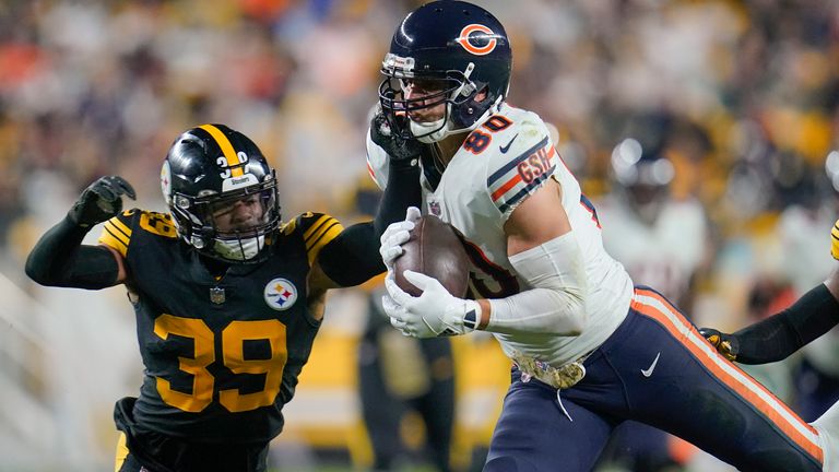 Highlights of the Chicago Bears' clash with the Pittsburgh Steelers in Week 9 of the NFL.