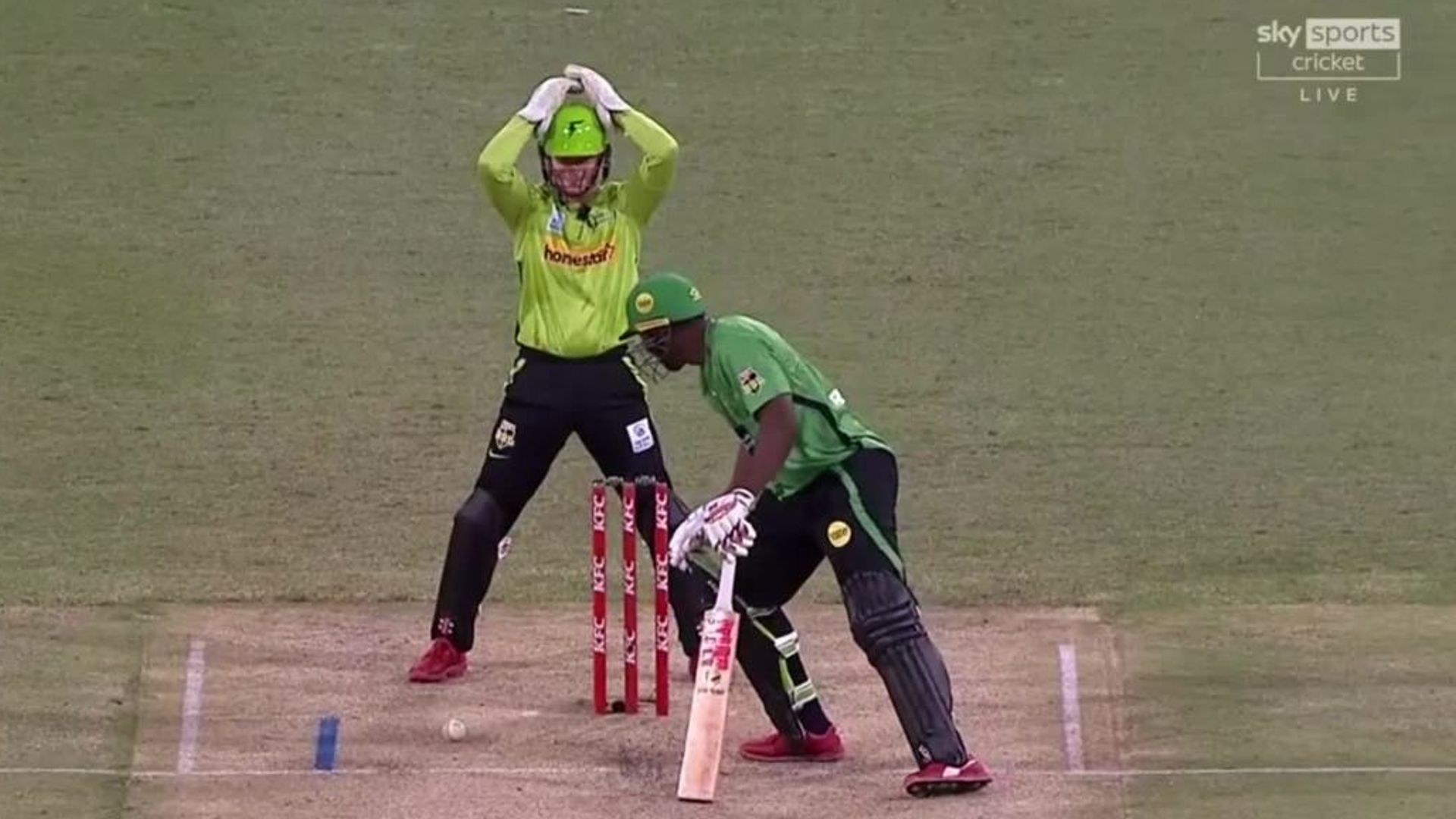 Lucky escape for Russell as bails stay on!