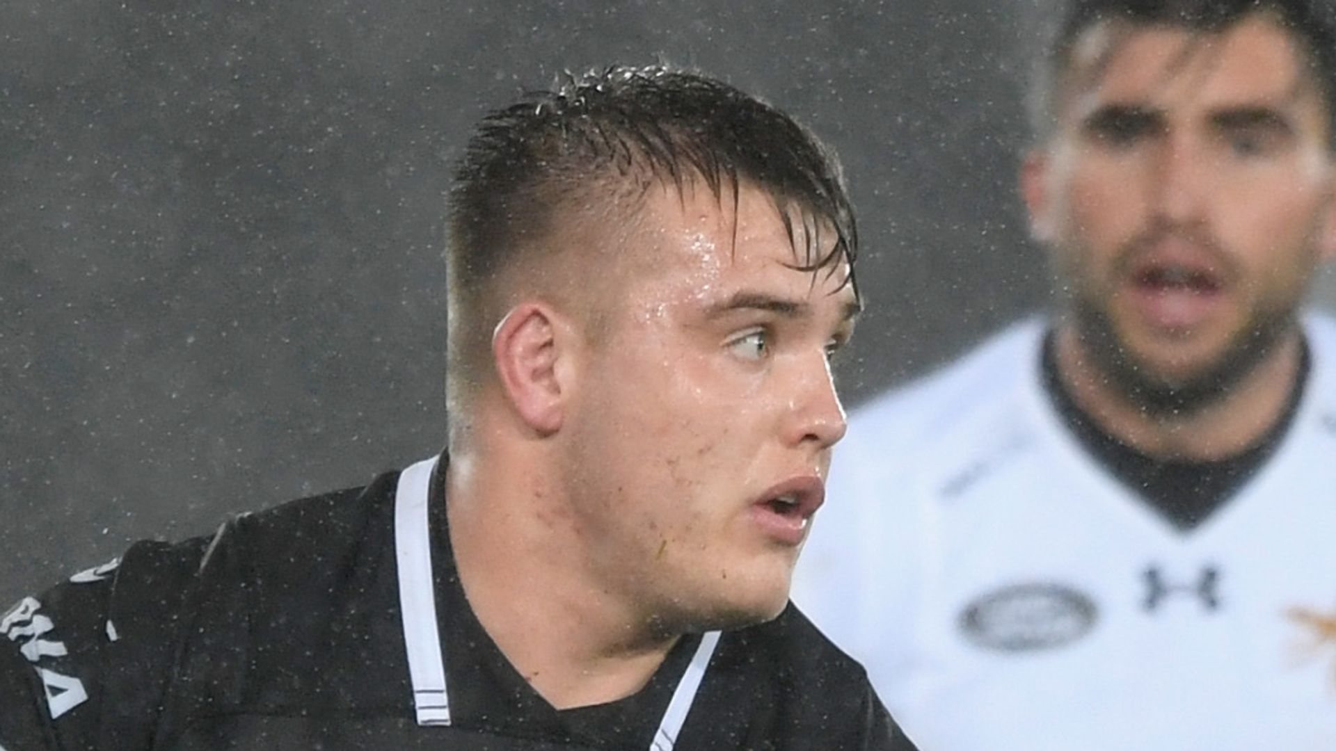 Ospreys' Phillips has leg amputated after motorbike crash