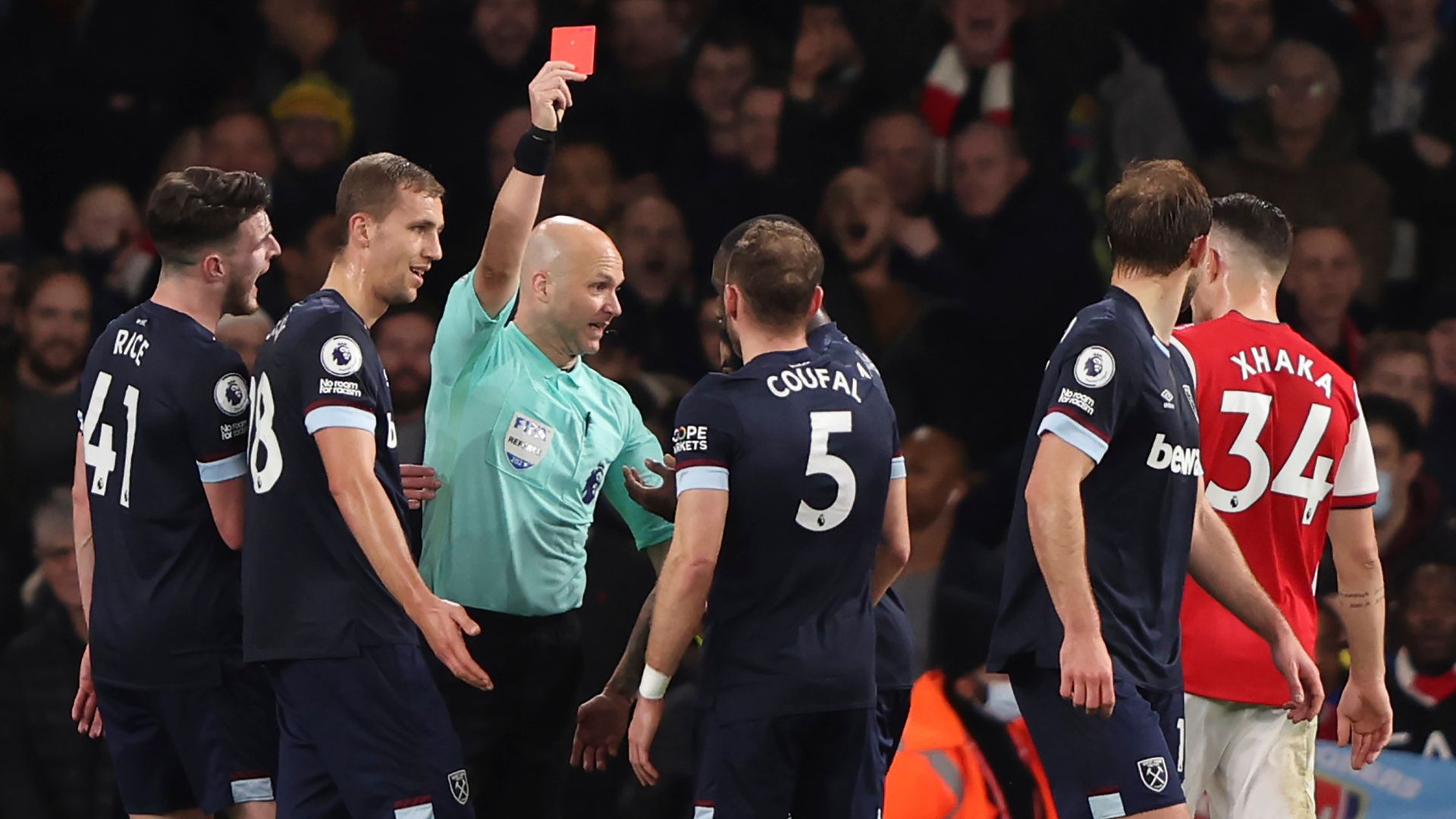 Ref Watch: Should Coufal have seen red?