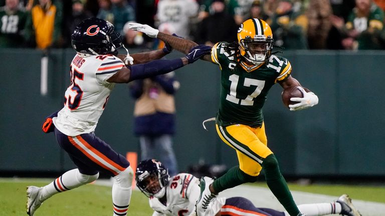Watch the best of the action from the clash between the Chicago Bears and the Green Bay Packers in Week 14 of the NFL season.
