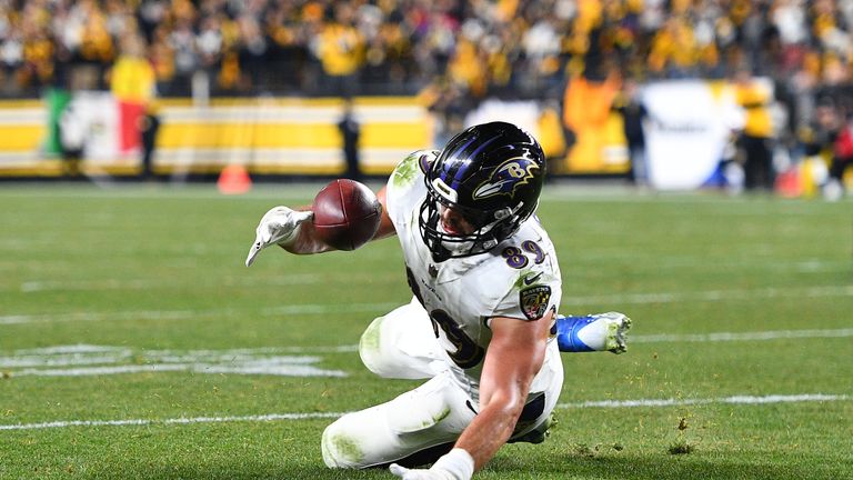 Смотрите все основные моменты матча 13-й недели между командами Baltimore Ravens и Pittsburg Steelers.