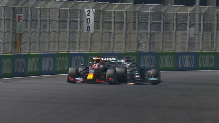 GP Saudi Arabia: Lewis Hamilton hits out when driving Max Verstappen after