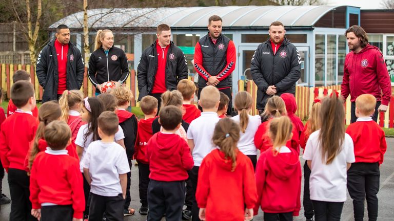 Super League Wigan Warriors Unite To Strengthen Community Links Ahead Of 2022 Season Rugby 