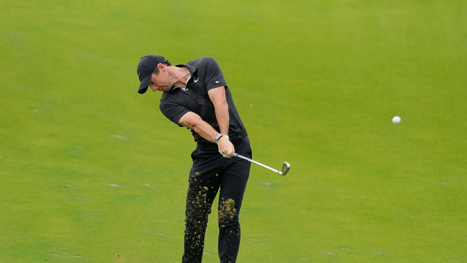 Abu Dhabi R1 highlights: McIlroy and Morikawa struggle