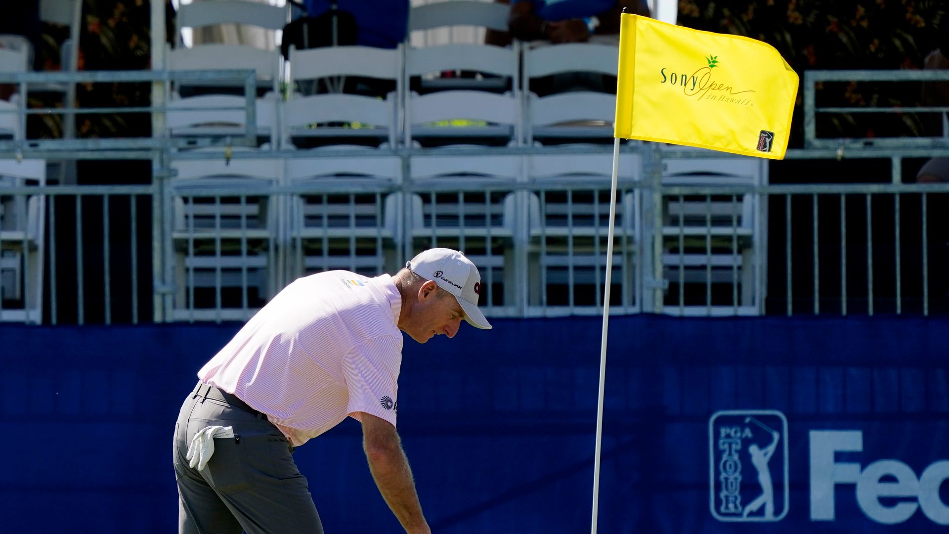 Furyk fires amazing ace in Hawaii
