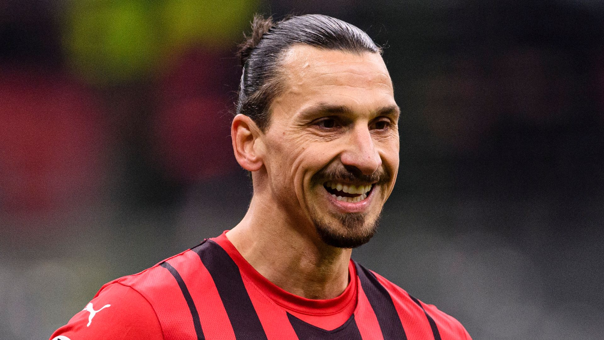 Ibrahimovic out for eight months after knee surgery
