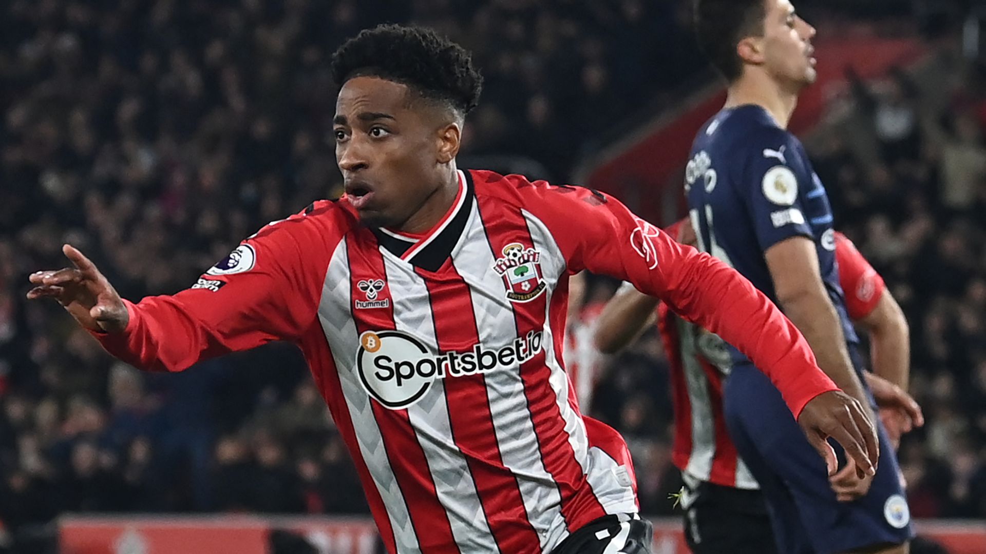 Saints end Man City's winning run in spicy draw