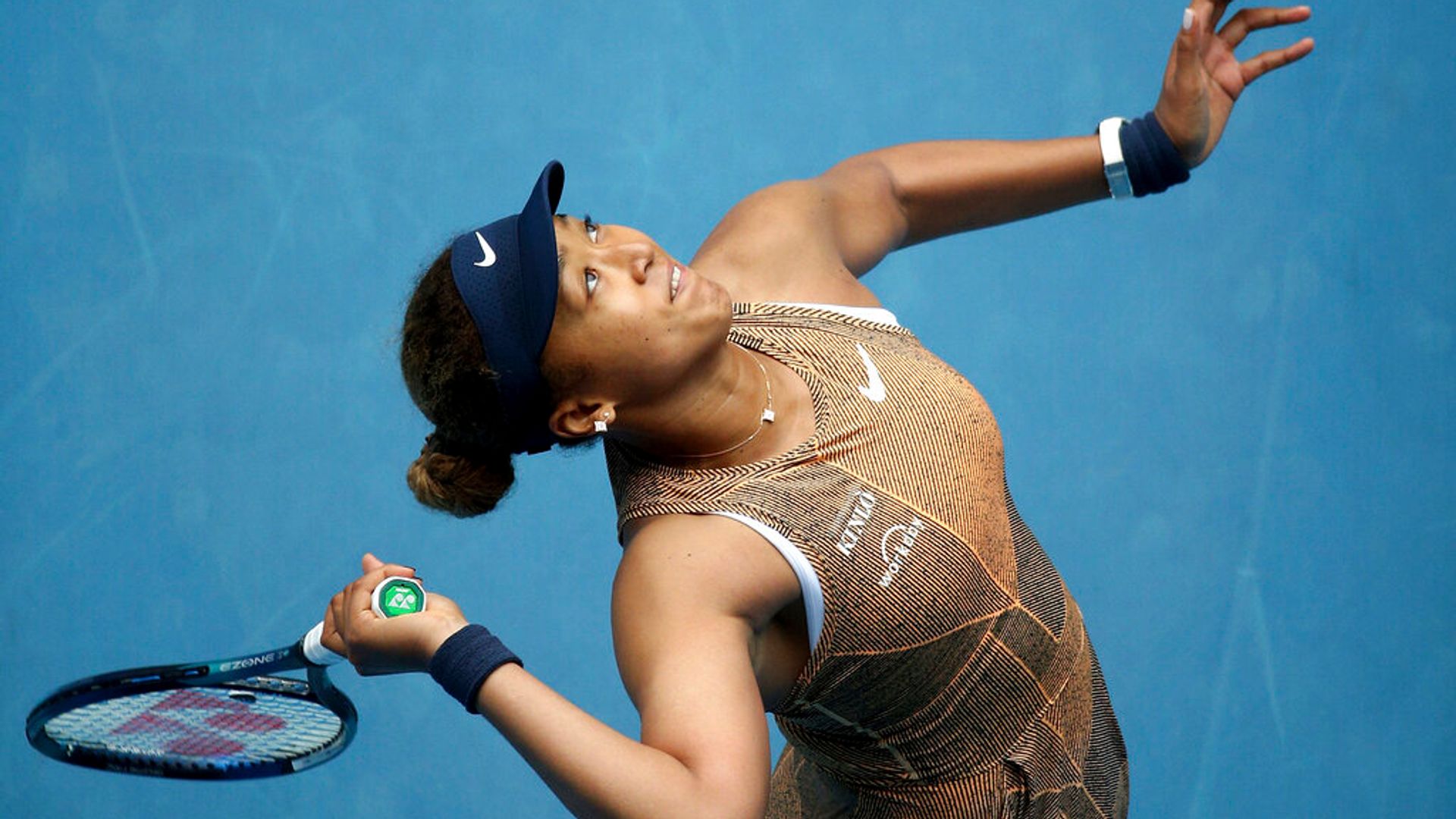 Osaka makes winning return in Australia