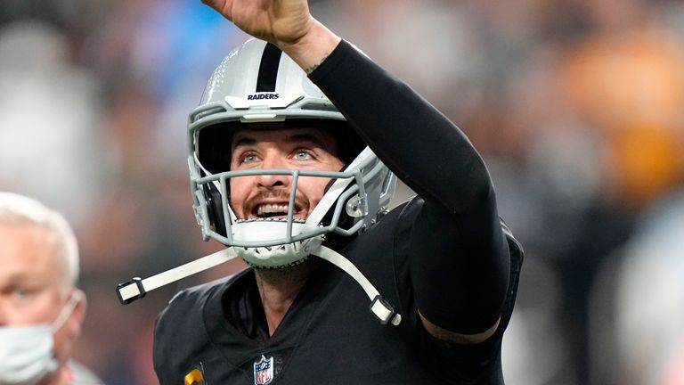 Derek Carr ha recibido una extensión de contrato de tres años por parte de Los Vegas Raiders