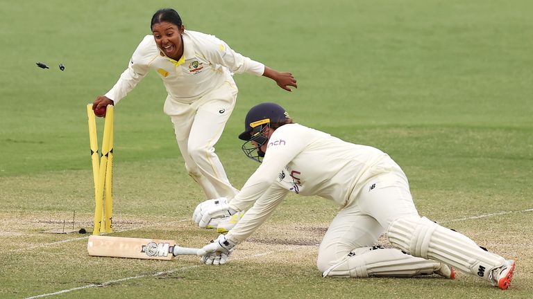 England drew a thrilling Test in Canberra after putting themselves in a winning position