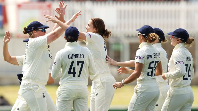 Nat Sciver took the three big wickets of Alyssa Healy, Ellyse Perry and Tahlia McGrath for England