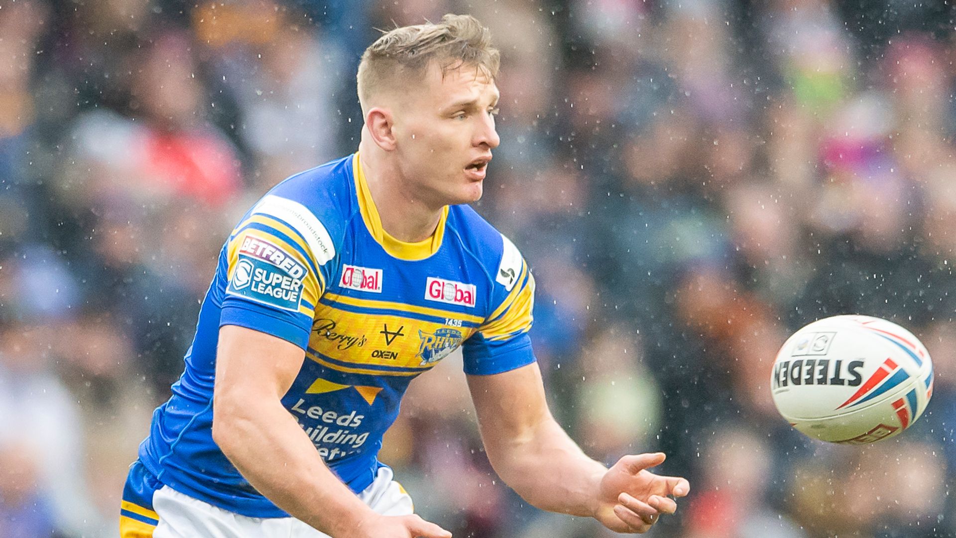 Sky Live: Will Rhinos' Dwyer make difference against Dragons?