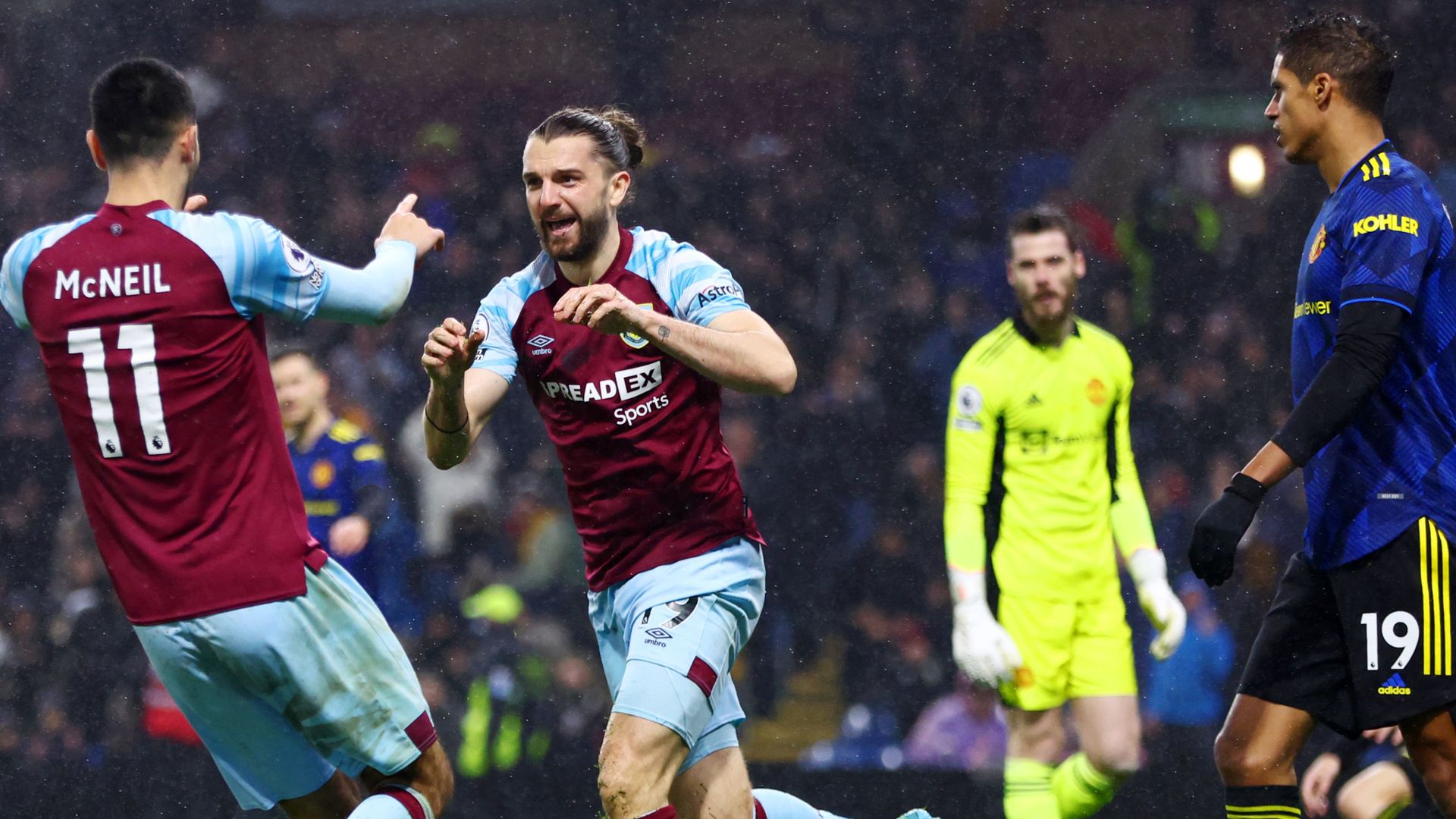 Man Utd drop out of top four with draw at Burnley