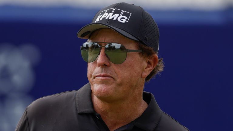Sky Sports' Jamie Weir says Mickelson's reputation is in tatters after his comments on the Saudi-backed separatist league plan and says his apology could be a face-saving attempt