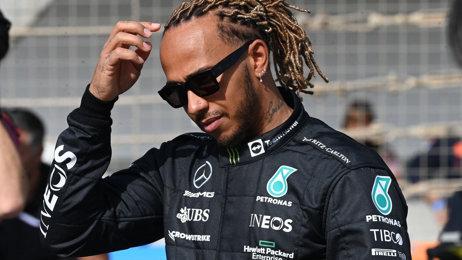 Test di Formula 1: Lewis Hamilton fatica a “domare” la Mercedes e consiglia la Ferrari come miglior giocatore del Bahrain