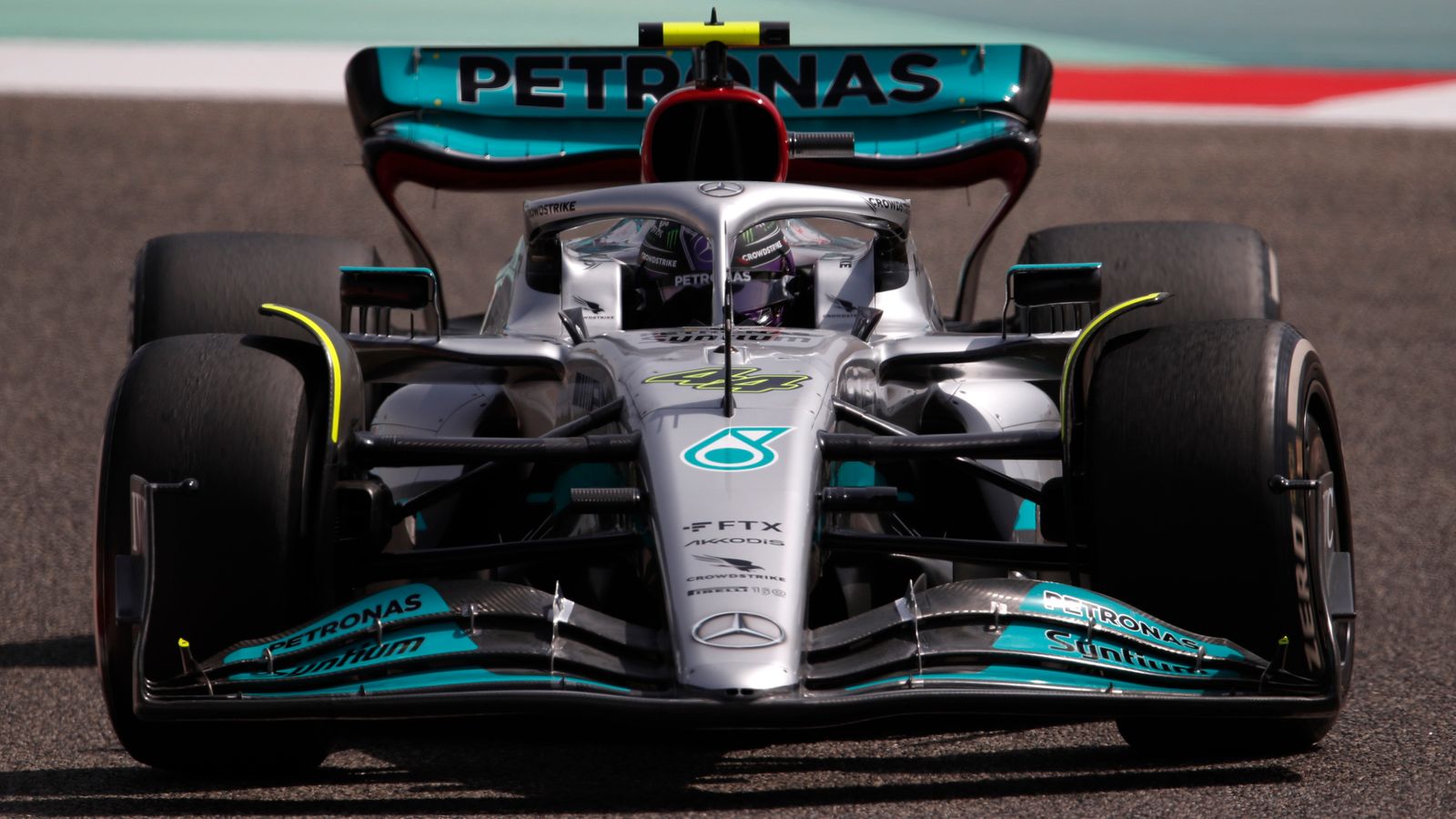 Pengujian F1: Mercedes menarik perhatian di Bahrain dengan desain radikal tanpa sidepod pada mobil yang dibenahi