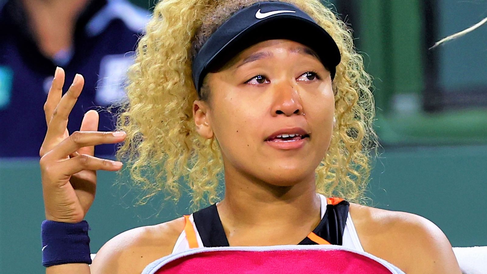 Naomi Osaka menangis tersedu-sedu setelah kalah dari Veronika Kudermetova di Indian Wells |  berita tenis