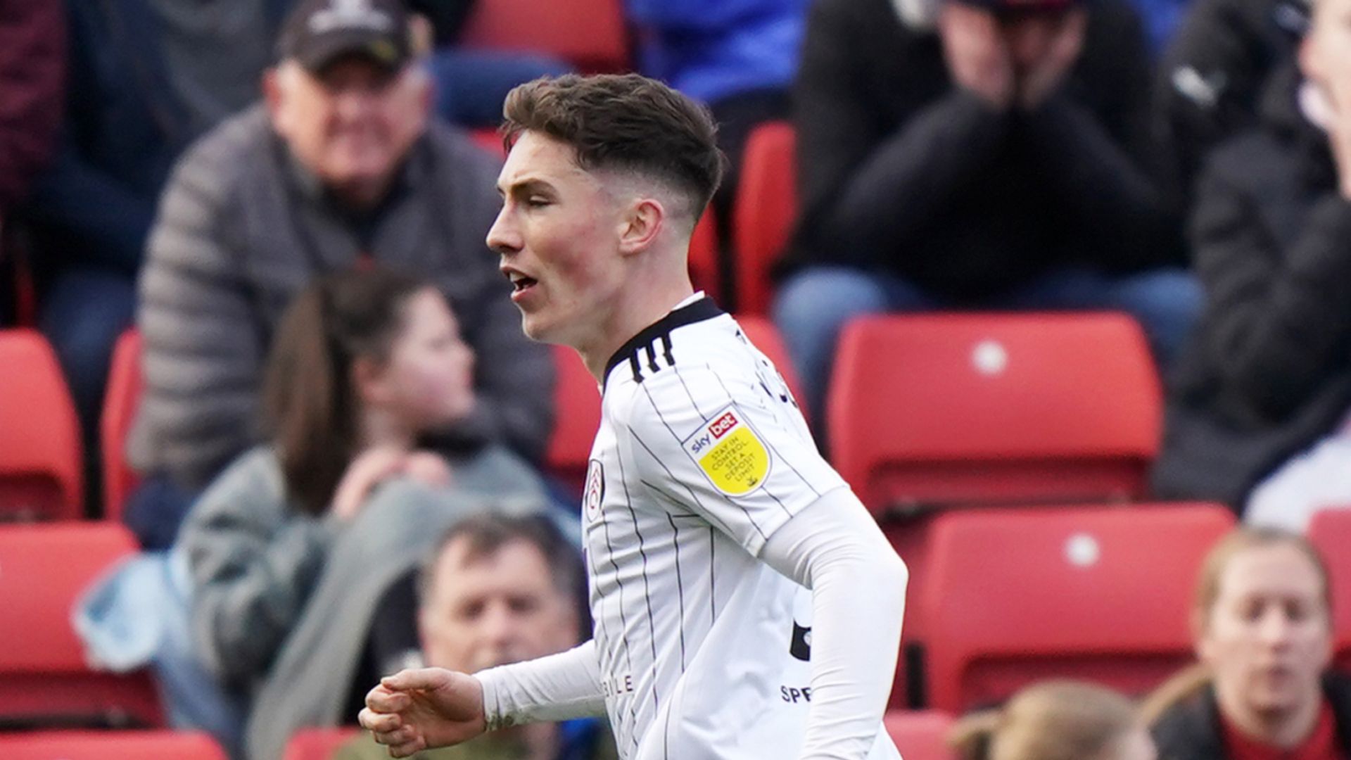 Barnsley 1-1 Fulham: Harry Wilson hits stunning equaliser to rescue Championship leaders