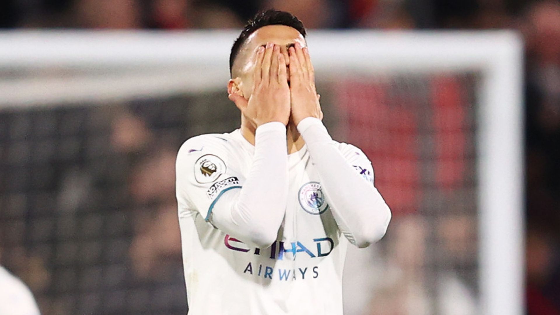 Man City held by resilient Palace to hand Liverpool title initiative